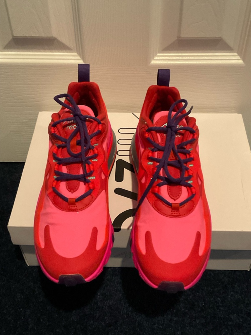Nike Air Max 270 React - Picture 2 of 6